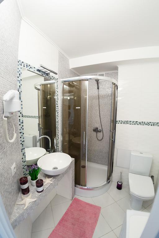 Chornovola Avenue Apartment Lviv Ngoại thất bức ảnh